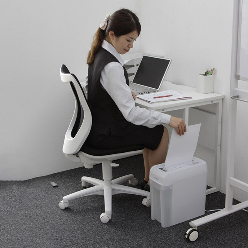 アイリスオーヤマ シュレッダー P5HCS ホワイト 1台(ご注文単位1台)【直送品】