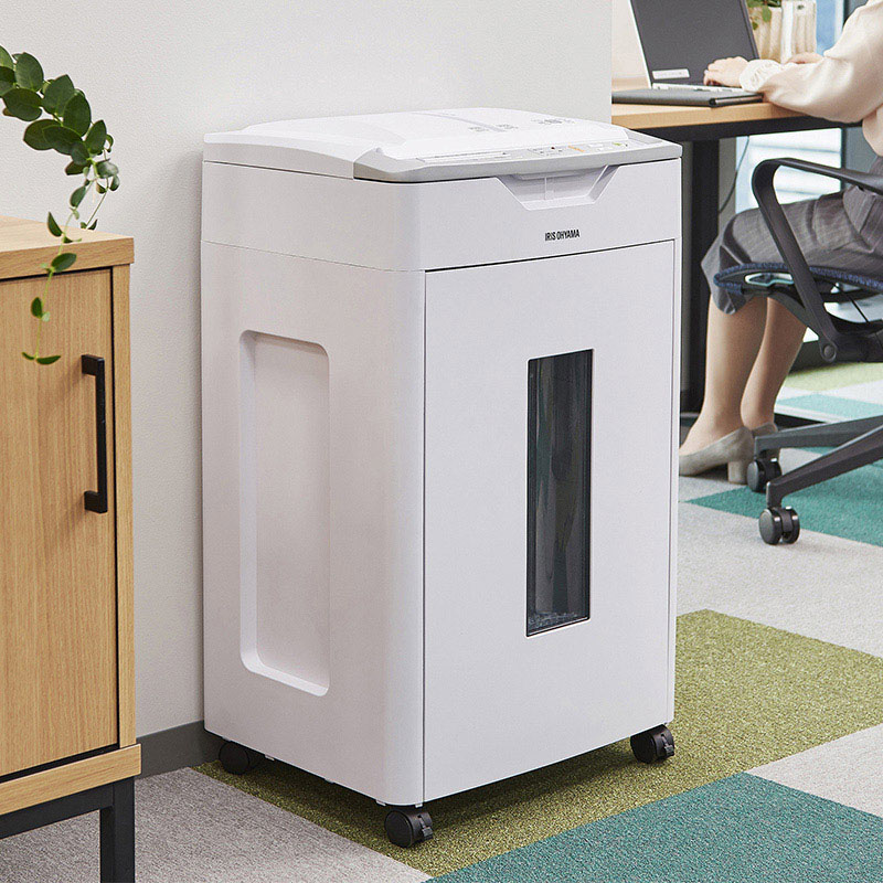 アイリスオーヤマ オートフィードシュレッダー ホワイト AFS600C-W 1台(ご注文単位1台)【直送品】