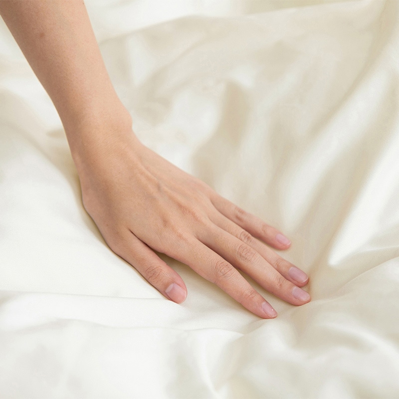 アイリスオーヤマ ボックスシーツ サテン シングル アイボリー BXS-CS-S 1枚(ご注文単位1枚)【直送品】