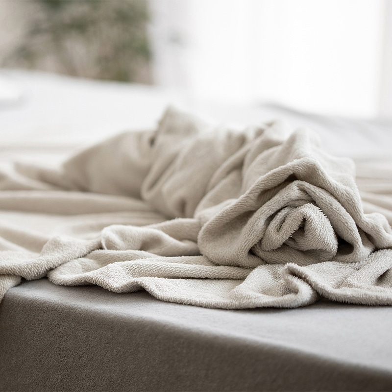 アイリスオーヤマ レーヨンタオルケット シングル ベージュ KTTRN-140 1枚(ご注文単位1枚)【直送品】