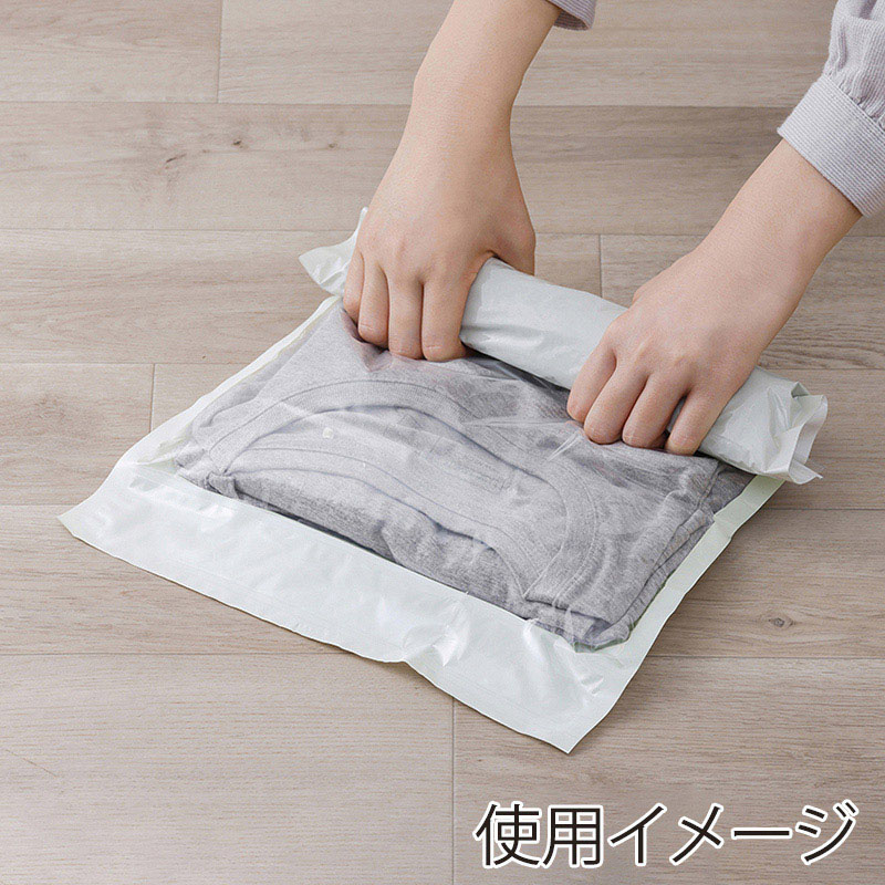 アイリスオーヤマ 衣類用圧縮袋 手巻きタイプ Mサイズ 106549 1個(ご注文単位1個)【直送品】
