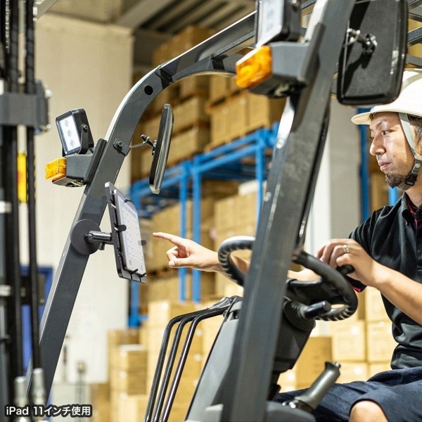 サンワサプライ マグネット取付け式タブレットホルダー 短アーム VEH-TBMG3 1個（ご注文単位1個）【直送品】