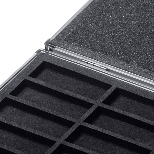 サンワサプライ USBフラッシュメモリケース 28本収納 FC-UFD2N 1個（ご注文単位1個）【直送品】