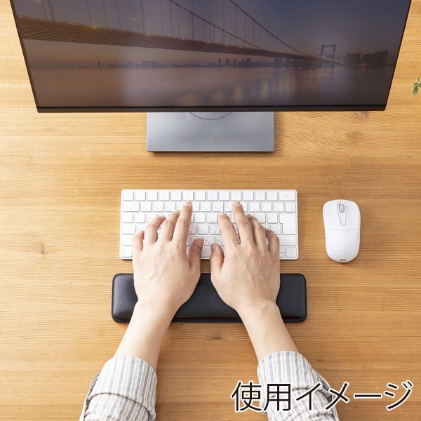 サンワサプライ 低反発リストレスト 抗菌 キーボード用 W300mm ブラック TOK-MU6BK-M 1個（ご注文単位1個）【直送品】