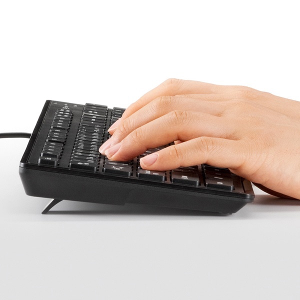 サンワサプライ スリムキーボード ブラック SKB-SL16BK 1個(ご注文単位1個)【直送品】