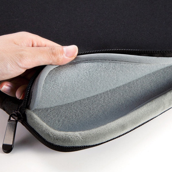 サンワサプライ MacBook用 衝撃吸収インナーケース 13.6インチ対応 IN-MACFA13BK 1個（ご注文単位1個）【直送品】