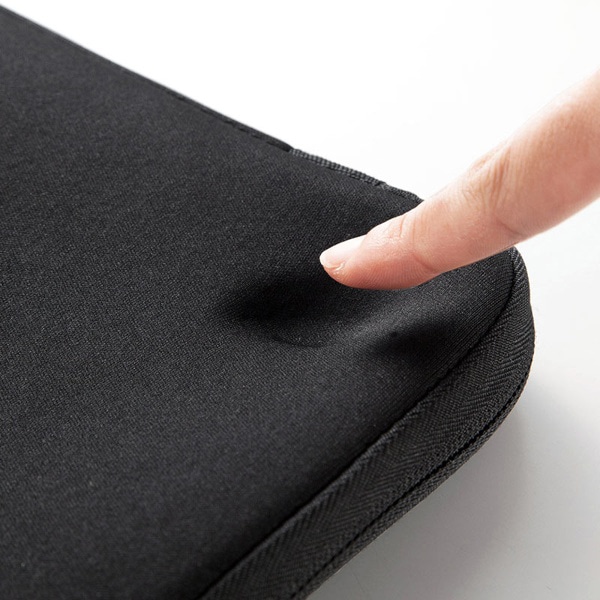 サンワサプライ MacBook用 衝撃吸収インナーケース 13.6インチ対応 IN-MACFA13BK 1個（ご注文単位1個）【直送品】