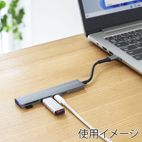 サンワサプライ USB 5Gbps スリムハブ 3ポート カードリーダー付き Type-C接続 USB-3TCHC22MS 1個（ご注文単位1個）【直送品】