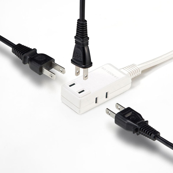 サンワサプライ マイクロタップ 収納式スイングプラグ 3個口 0.2m ホワイト TAP-M702W 1個（ご注文単位1個）【直送品】