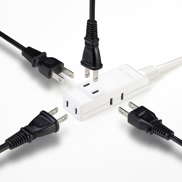 サンワサプライ マイクロタップ 収納式スイングプラグ 4個口 0.5m ホワイト TAP-M805W 1個（ご注文単位1個）【直送品】