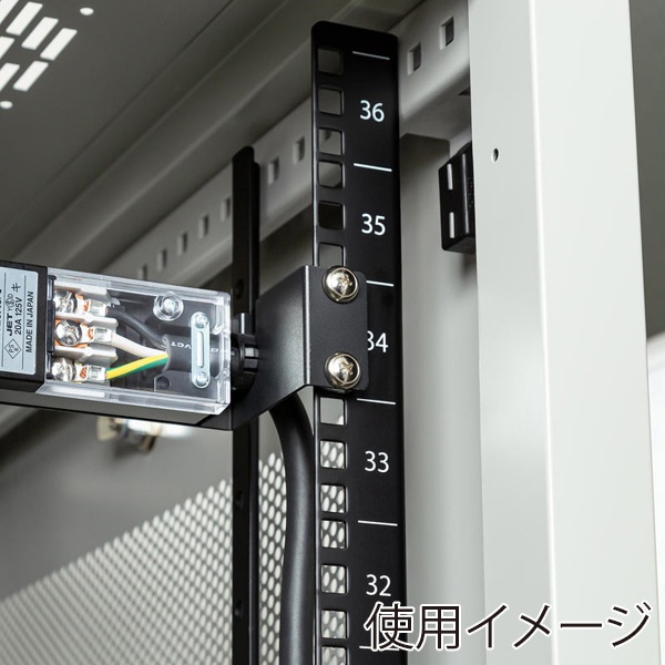 サンワサプライ サーバーラック用コンセントバー 1U用 20A 3P・6個口・3m TAP-SVSL206-1U 1個（ご注文単位1個）【直送品】