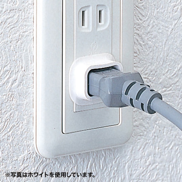 サンワサプライ プラグ安全カバー 2Pプラグ用 ブラック 4個入 TAP-PSC1NBK 1個(ご注文単位1個)【直送品】