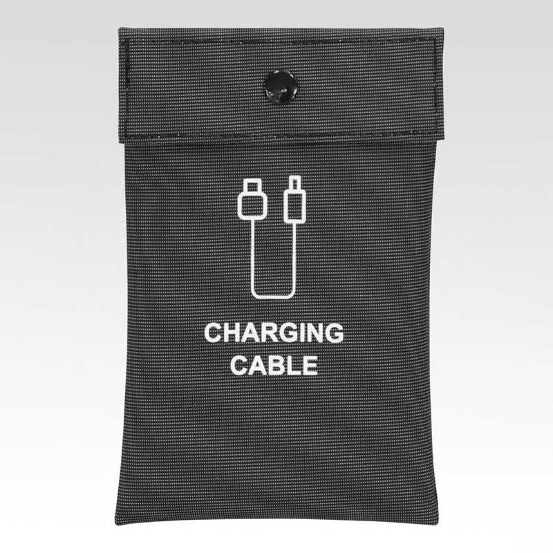 シンビ 充電器ポーチ  黒 1個（ご注文単位3個）【直送品】