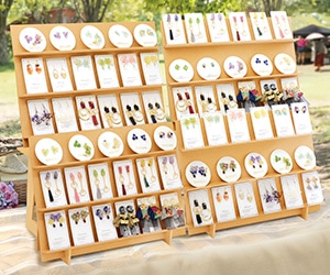 ひな壇ディスプレイ