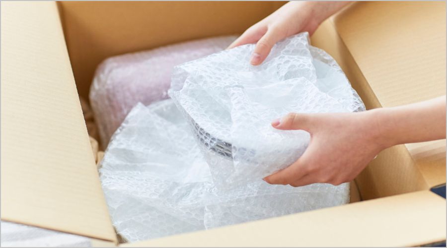 お皿や陶器など割れやすい商品の場合