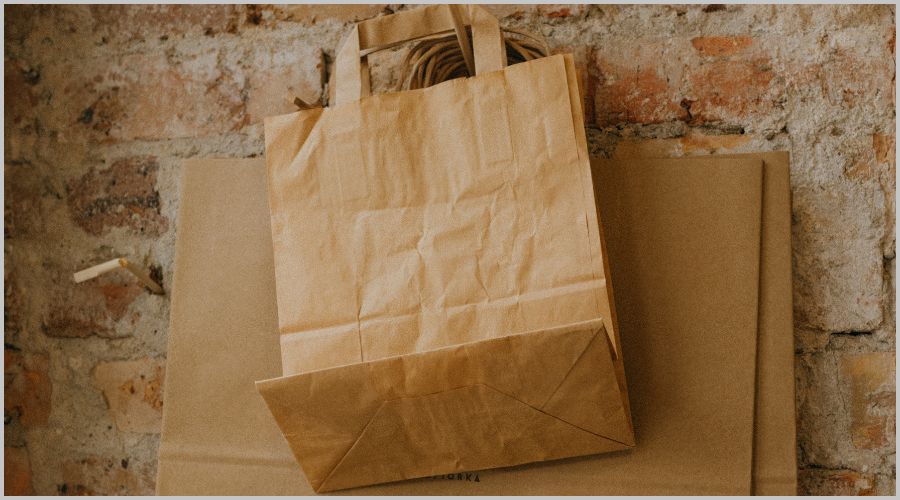 紙袋の収納アイデアと活用術｜おしゃれ＆省スペースが叶う簡単テクニック