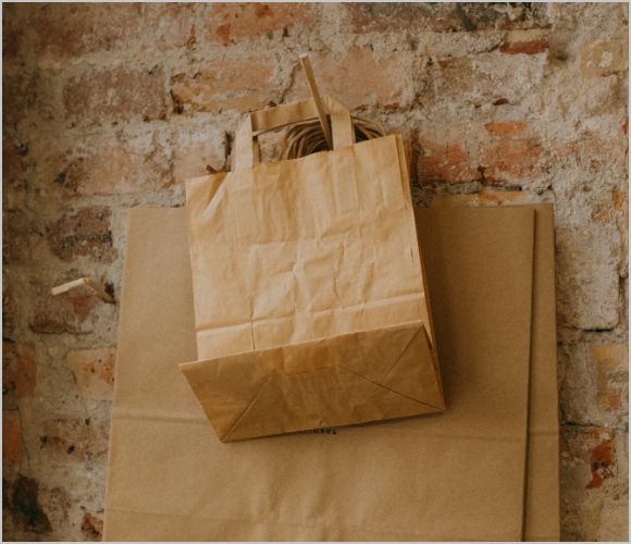 紙袋の収納アイデアと活用術|おしゃれ&省スペースが叶う簡単テクニック