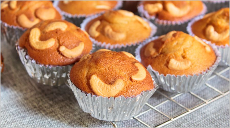 お菓子作りでのアルミカップ×オーブン活用例