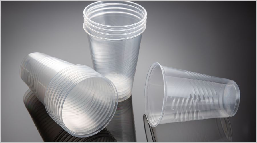 素材別で違う！プラスチックコップの耐熱温度と特徴