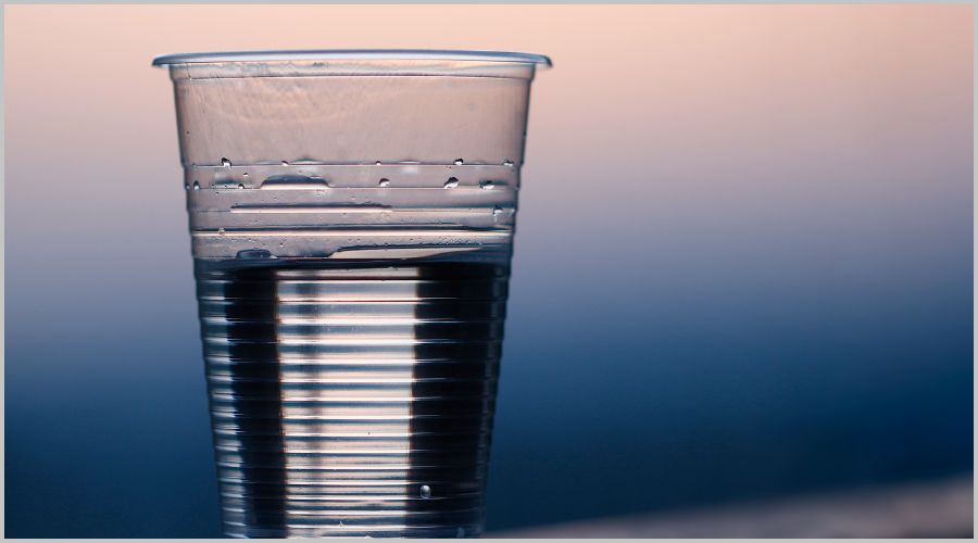 プラスチックコップで熱湯を扱う際に知っておきたいポイントまとめ