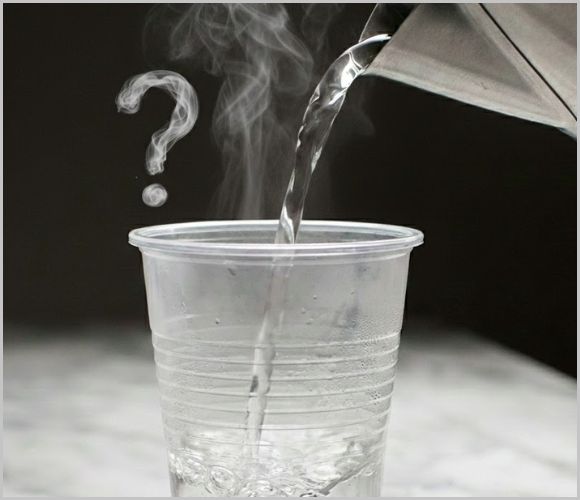 プラスチックコップで熱湯はOK?温度ごとの耐熱性と危険性を解説