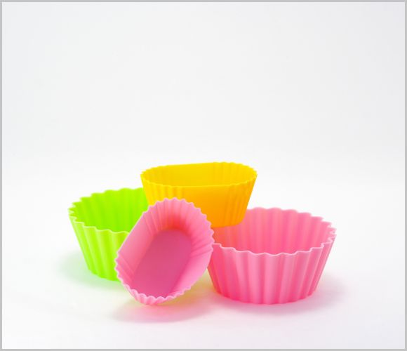 おかずカップの収納アイデア集｜キッチンや厨房で使いやすく整理する方法