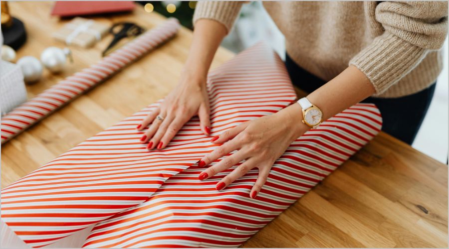 なぜ包装紙や紙袋がブックカバーに向いているのか