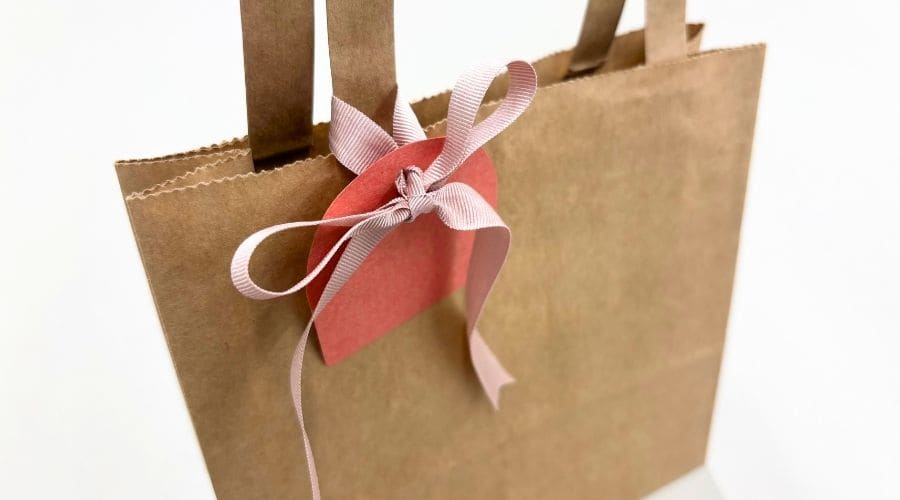 持ち手に結ぶだけのシンプルリボンアレンジ