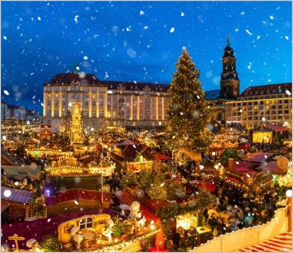 クリスマスマーケットとは?服装や定番の食べ物など楽しみ方を解説