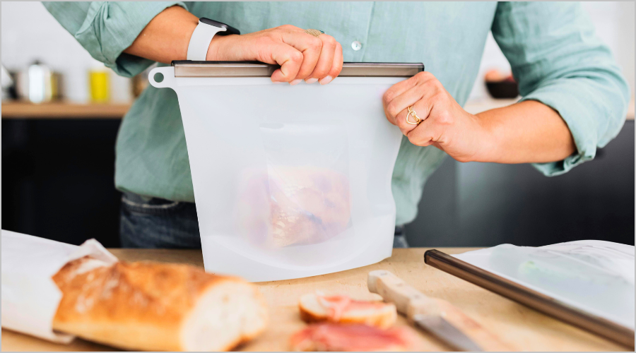 シリコン製の専用バッグ