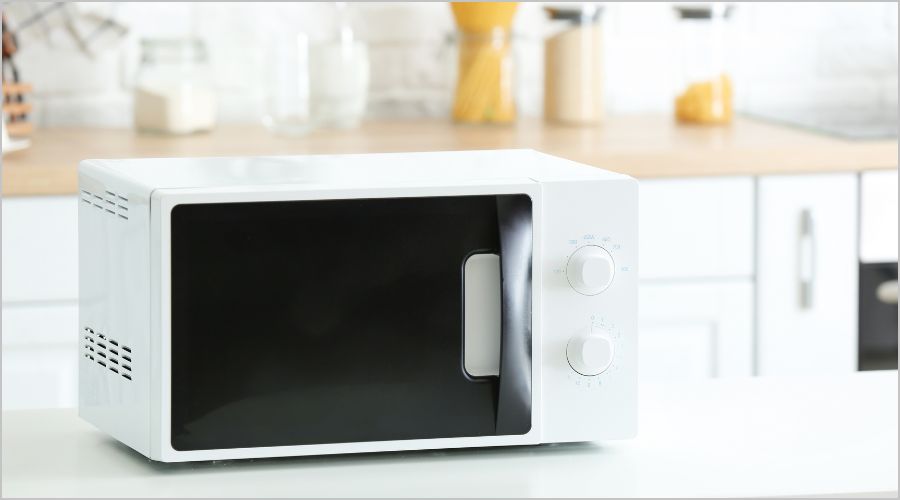 紙コップは電子レンジで加熱できない？その理由と注意点