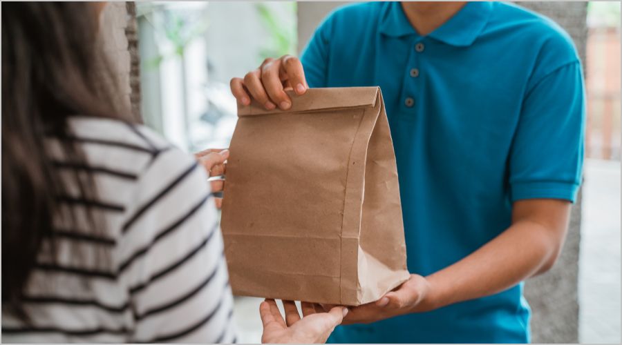 デリバリーとの違いは?