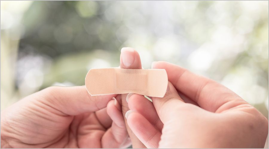 指の先端にも！完全密着する指先絆創膏 貼り方テクニック