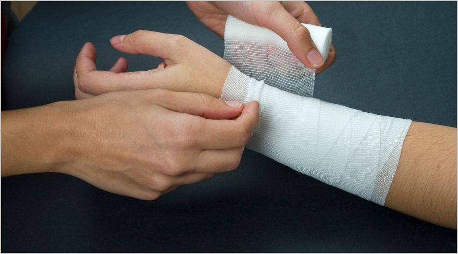 【保存版】救急時に役立つ！包帯の巻き方完全ガイド