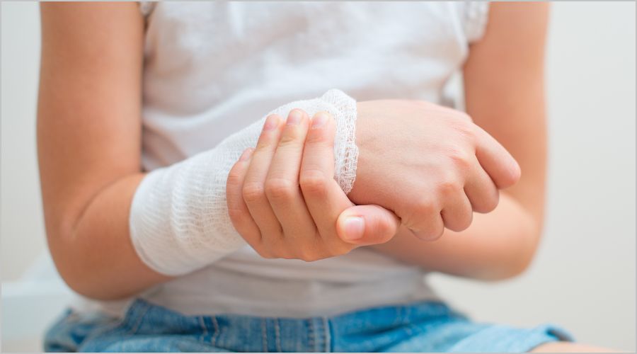 ケガの種類に合わせた包帯の使い方