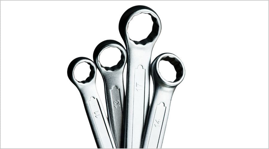 メガネレンチとは？特徴とソケットレンチとの違い