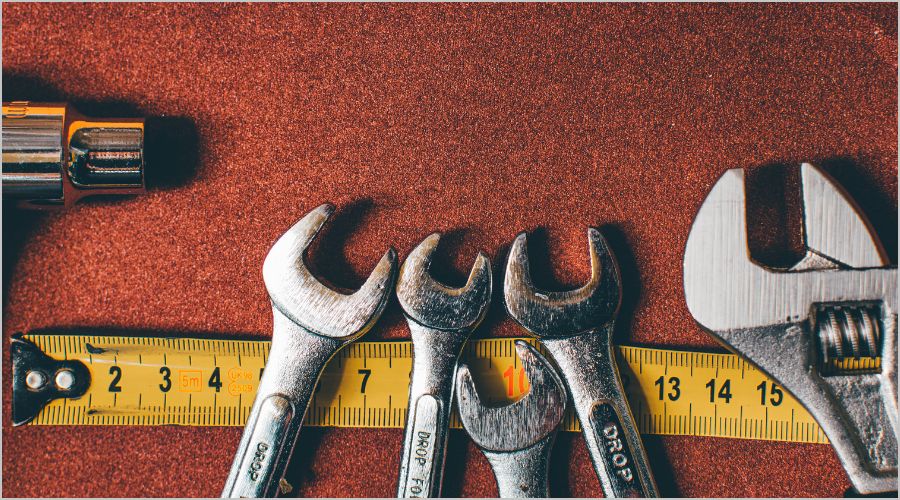 スパナとレンチの違いとは？