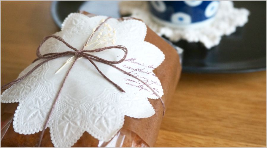 レースペーパー×リボンで上品に