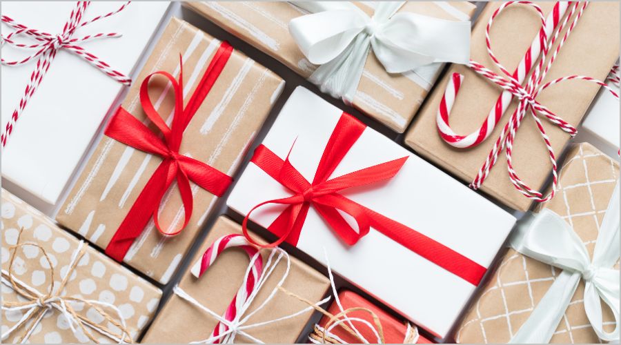 季節のカラーを取り入れた簡単包装