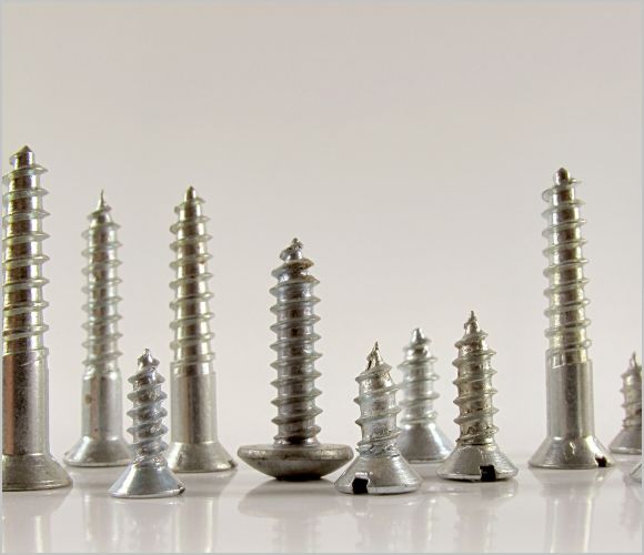 ネジ山とは？ネジの基礎知識｜特徴や用途、修正方法までを徹底解説